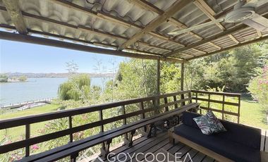 Casa en Venta en Orilla Lago San Rafael