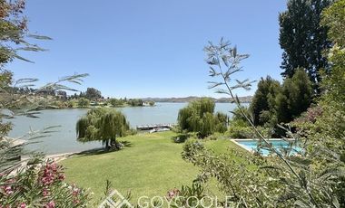 Casa en Venta en Orilla Lago San Rafael