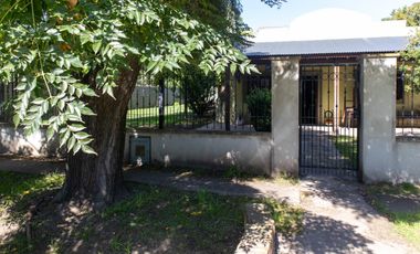 Casa en venta en Villa Loguercio