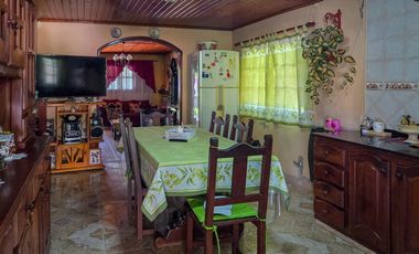 Casa en venta en Villa Loguercio