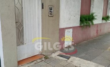 Venta de PH 5 Amb.  en Ramos Mejia  Planta. baja Con patio