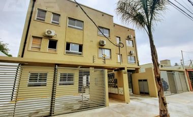 Alquiler, Departamento 2 ambientes con cochera y terraza- Ituzaingó Sur -