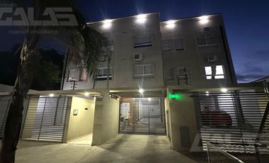 Alquiler, Departamento 2 ambientes con cochera y terraza- Ituzaingó Sur -
