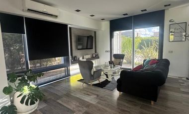 Casa 5 ambientes, 2 plantas, en venta, Barrio Privado Las Golondrinas -APTA CREDITO-