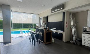 Casa 5 ambientes, 2 plantas, en venta, Barrio Privado Las Golondrinas -APTA CREDITO-