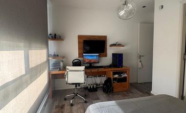 Casa 5 ambientes, 2 plantas, en venta, Barrio Privado Las Golondrinas -APTA CREDITO-