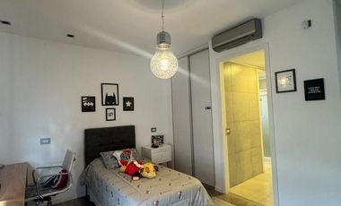 Casa 5 ambientes, 2 plantas, en venta, Barrio Privado Las Golondrinas -APTA CREDITO-