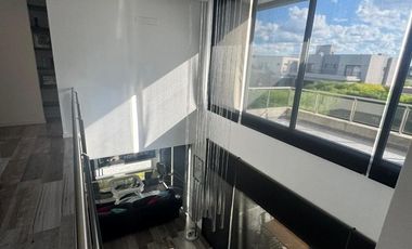 Casa 5 ambientes, 2 plantas, en venta, Barrio Privado Las Golondrinas -APTA CREDITO-