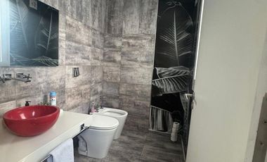 Casa 5 ambientes, 2 plantas, en venta, Barrio Privado Las Golondrinas -APTA CREDITO-