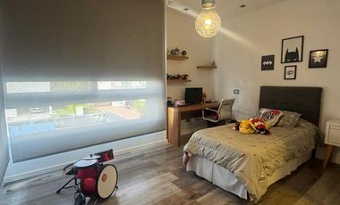 Casa 5 ambientes, 2 plantas, en venta, Barrio Privado Las Golondrinas -APTA CREDITO-