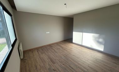 CASA A LA VENTA EN LA RINCONADA 3 DORMITORIOS