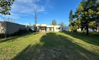 CASA A LA VENTA EN LA RINCONADA 3 DORMITORIOS