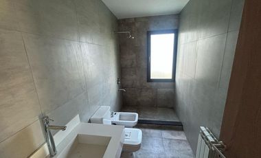 CASA A LA VENTA EN LA RINCONADA 3 DORMITORIOS