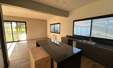 CASA A LA VENTA EN LA RINCONADA 3 DORMITORIOS