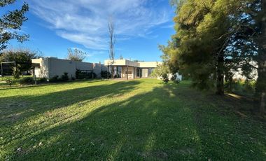 CASA A LA VENTA EN LA RINCONADA 3 DORMITORIOS