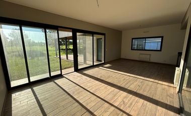 CASA A LA VENTA EN LA RINCONADA 3 DORMITORIOS