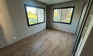 CASA A LA VENTA EN LA RINCONADA 3 DORMITORIOS