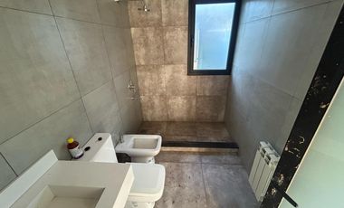 CASA A LA VENTA EN LA RINCONADA 3 DORMITORIOS