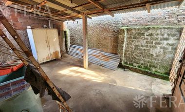 Venta casa de 3 ambientes con jardín en  Ezpeleta