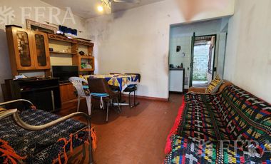 Venta casa de 3 ambientes con jardín en  Ezpeleta
