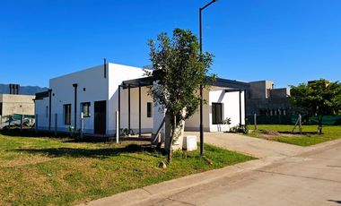 Hermosa casa de 3 dormitorios a estrenar en Country Viento Sur, El Manantial
