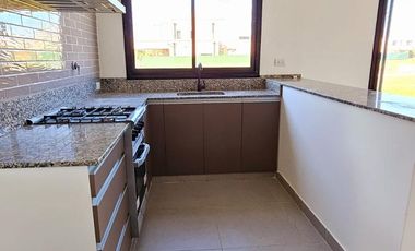 Hermosa casa de 3 dormitorios a estrenar en Country Viento Sur, El Manantial