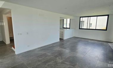 Casa a estrenar de 5 ambientes. Piscina con vista al lago.  Oportunidad.