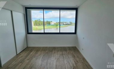 Casa a estrenar de 5 ambientes. Piscina con vista al lago.  Oportunidad.