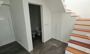 Casa a estrenar de 5 ambientes. Piscina con vista al lago.  Oportunidad.