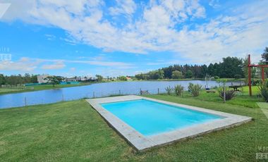 Casa a estrenar de 5 ambientes. Piscina con vista al lago.  Oportunidad.