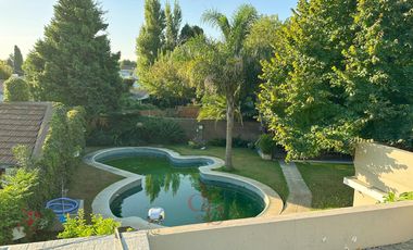 Casa en venta sobre importante lote