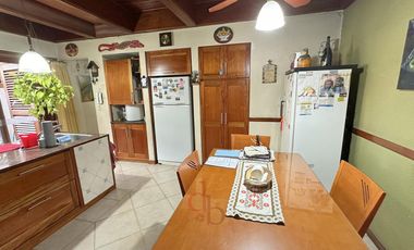 Casa en venta sobre importante lote