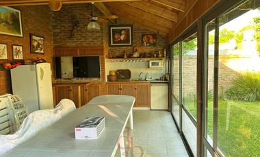 Casa en venta sobre importante lote