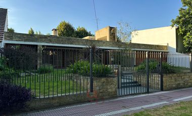 Casa en venta sobre importante lote