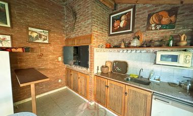 Casa en venta sobre importante lote