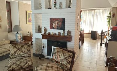 Casa en venta sobre importante lote