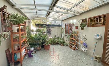 Casa en venta sobre importante lote