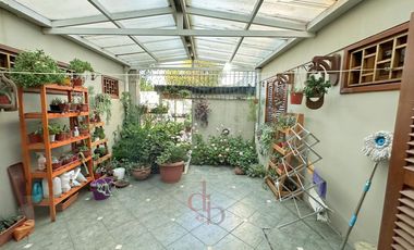 Casa en venta sobre importante lote