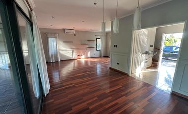 CASA EN VENTA LOS OMBÚES DE HUDSON
