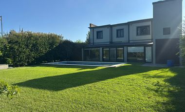 CASA EN VENTA LOS OMBÚES DE HUDSON