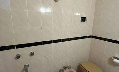 Departamento en  alquiler frente a plaza Flores
