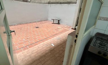 Departamento en  alquiler frente a plaza Flores