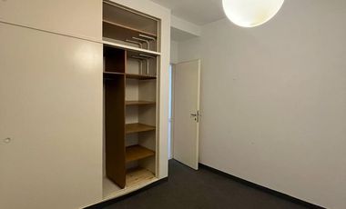 Departamento en  alquiler frente a plaza Flores