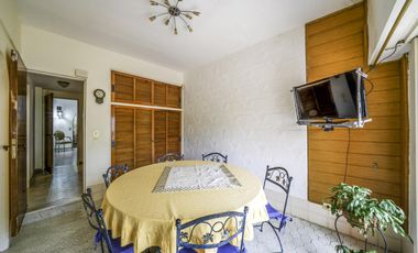 Pringles 1400, Casa con Fondo en Lote Propio con Jardín en Palermo