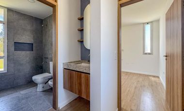 VENTA - Casa de 2 dormitorios. Pinares del Sur.