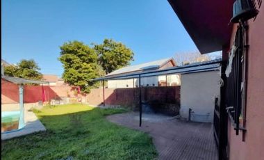 Casa multifamiliar en venta - 5 Dormitorios 2 Baños - 300Mts2 - Don Bosco