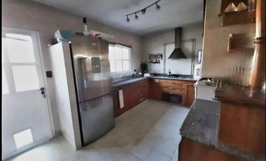 Casa multifamiliar en venta - 5 Dormitorios 2 Baños - 300Mts2 - Don Bosco