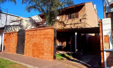Casa multifamiliar en venta - 5 Dormitorios 2 Baños - 300Mts2 - Don Bosco
