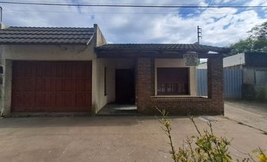 Casa en venta de tres dormitorios en Santa Teresa - Santa Fe