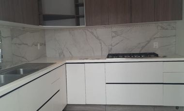 Casa en Renta, Tecamachalco En Cerrada, Bien Ubicada y Remodelada